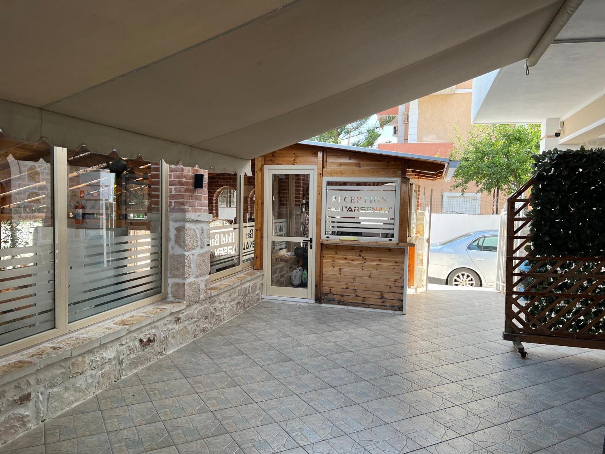 Hotel Arsenal Ksamil Exteriör bild